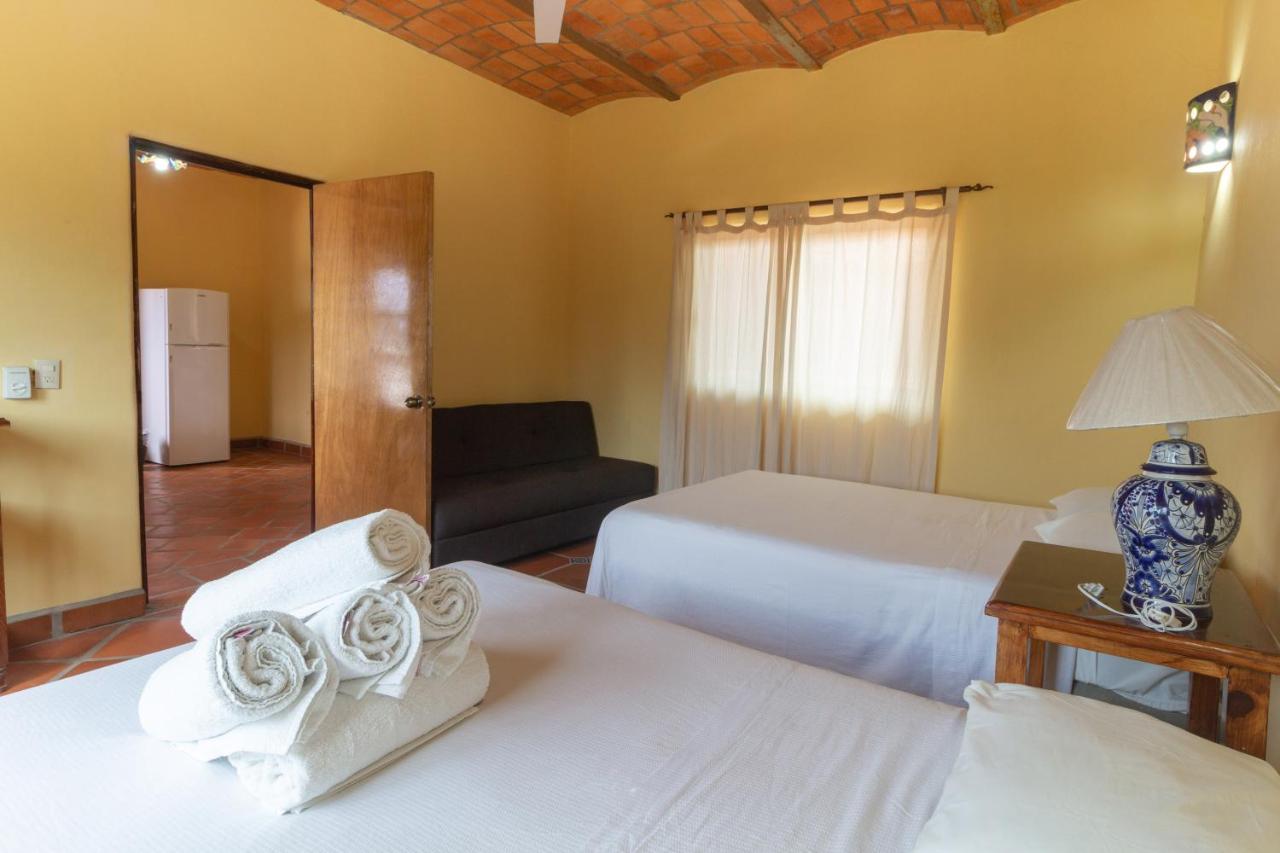 Posada Las Flores Los Ayala Kültér fotó
